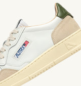 AUTRY MEDALIST LOW IN SUEDE E PELLE BIANCA E BRONZE GREEN