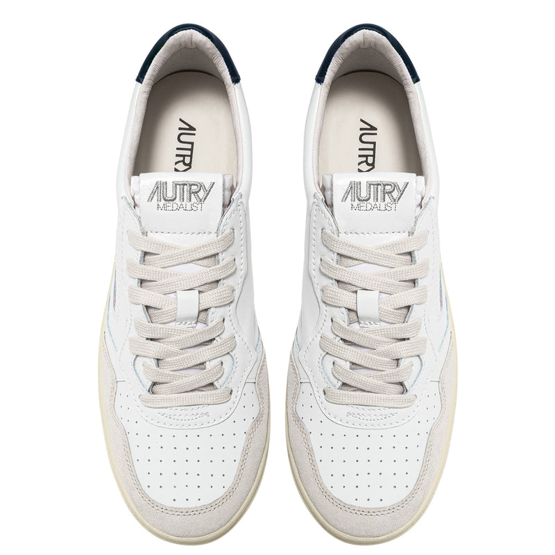 AUTRY MEDALIST LOW IN PELLE BIANCA E BLU E SUEDE BEIGE