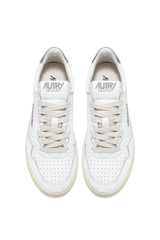 AUTRY SNEAKERS MEDALIST LOW IN PELLE BIANCA E ARGENTO