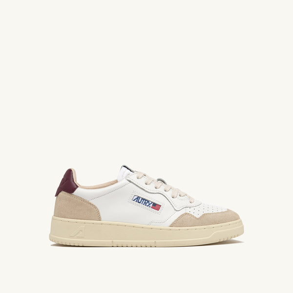 AUTRY MEDALIST LOW IN SUEDE E PELLE BIANCA E BURGUNDY