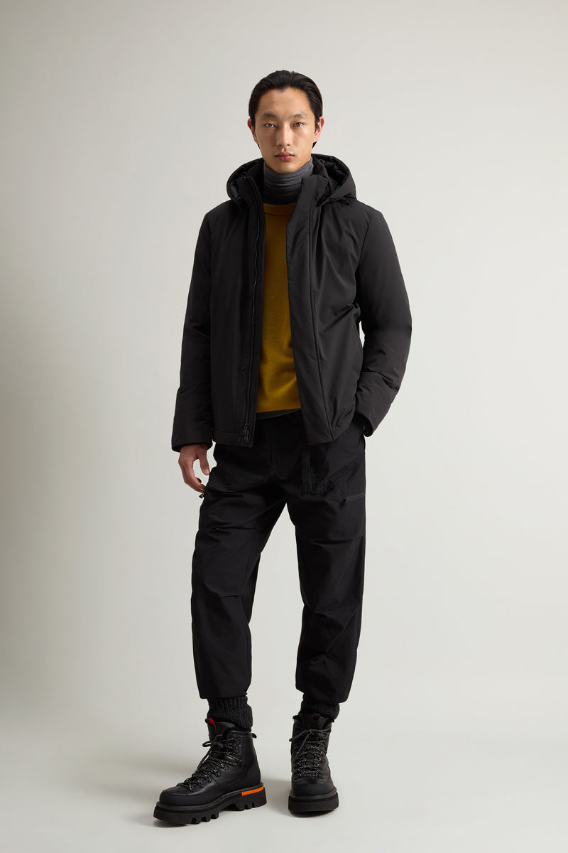 WOOLRICH Giacca in nylon elasticizzato imbottita con cappuccio rimovibile NERO